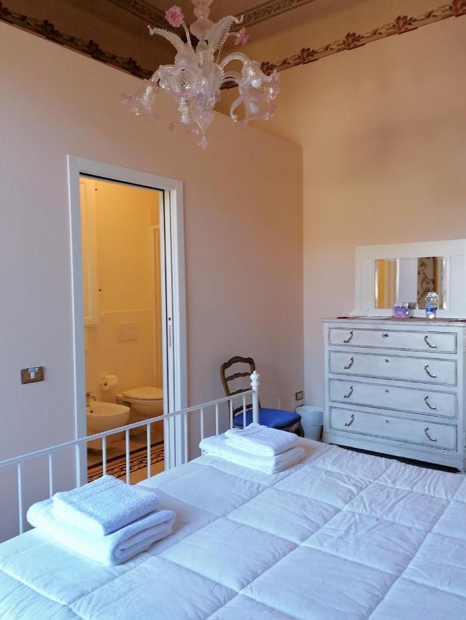Cosetta Guest House เชร์ตาลโด ภายนอก รูปภาพ