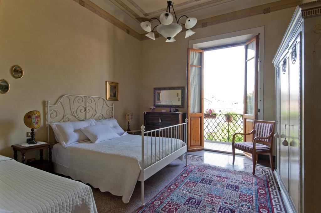 Cosetta Guest House เชร์ตาลโด ภายนอก รูปภาพ