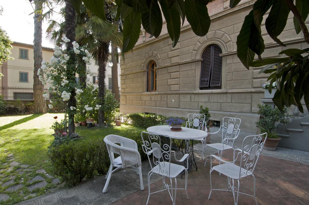 Cosetta Guest House เชร์ตาลโด ภายนอก รูปภาพ