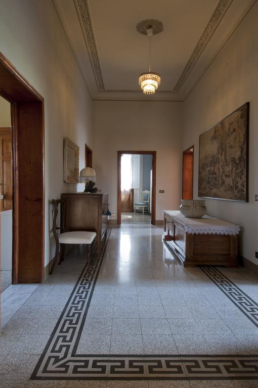 Cosetta Guest House เชร์ตาลโด ภายนอก รูปภาพ