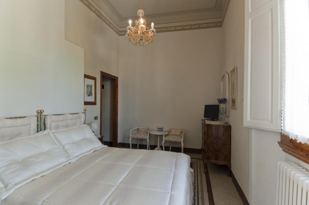 Cosetta Guest House เชร์ตาลโด ภายนอก รูปภาพ