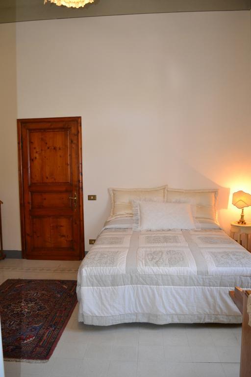 Cosetta Guest House เชร์ตาลโด ภายนอก รูปภาพ